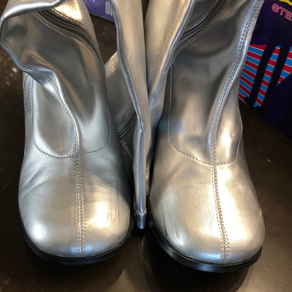 Go Go disco Diva S costume & silver boots - Picture 2 of 8